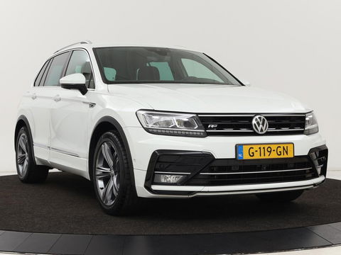 Volkswagen Tiguan 1.5 TSI R-Line | DSG | 360 camera | Active Info | Keyless | Adaptive cruise | Trekhaak | Full LED | Park Assist | Carplay | Navigatie