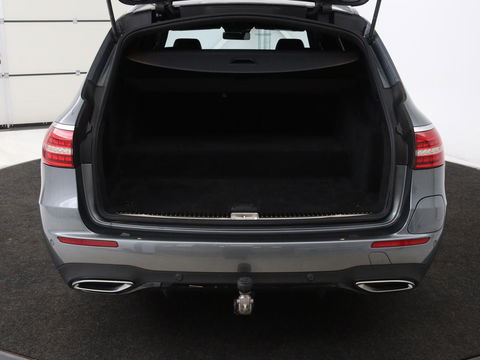 Mercedes-Benz E-Klasse 300e Business Solution AMG | Leder | Trekhaak | Stoelverwarming | 360 camera | Carplay | Sfeerverlichting | Matrix LED | Keyless | Navigatie