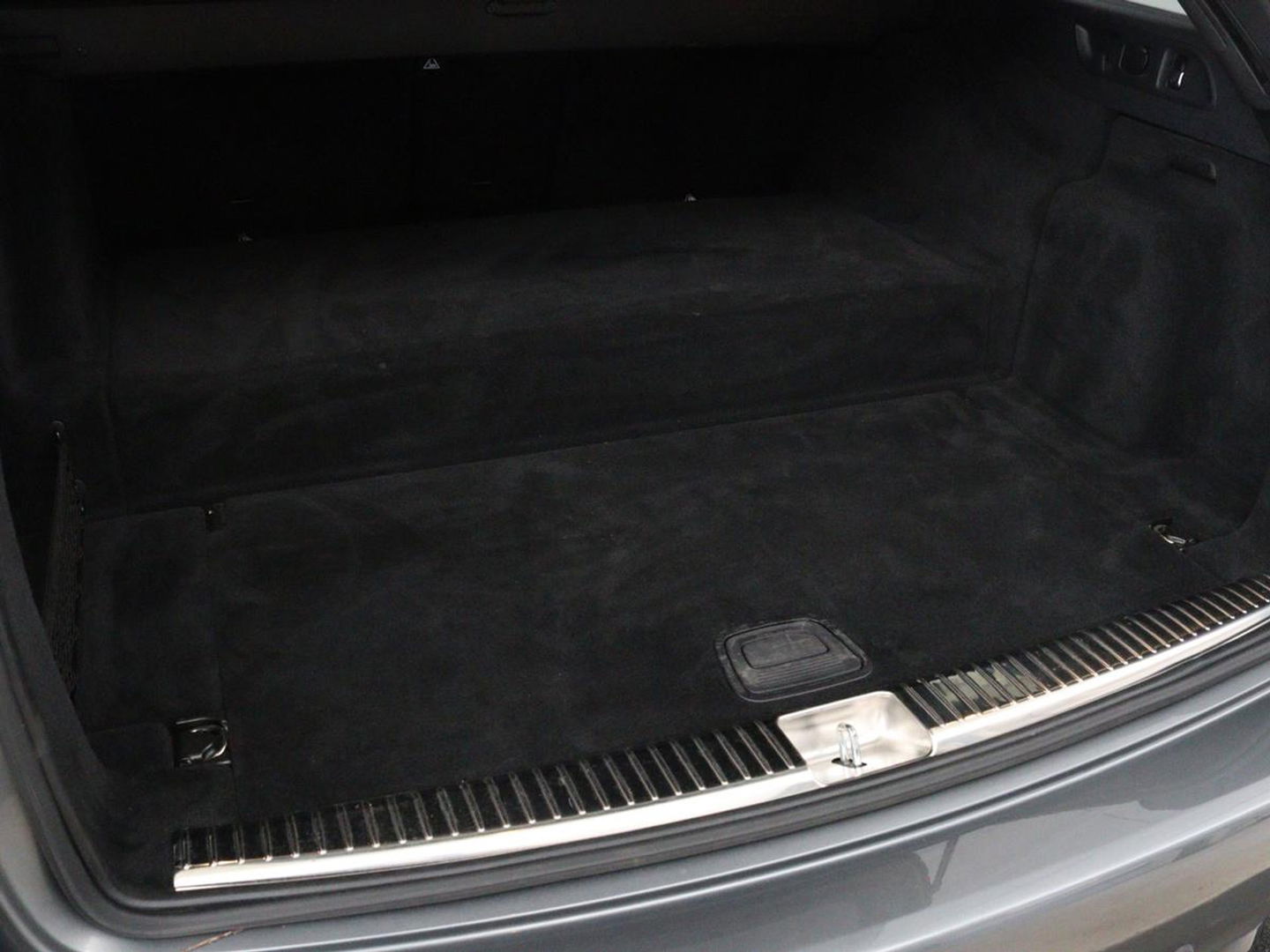 Mercedes-Benz E-Klasse 300e Business Solution AMG | Leder | Trekhaak | Stoelverwarming | 360 camera | Carplay | Sfeerverlichting | Matrix LED | Keyless | Navigatie