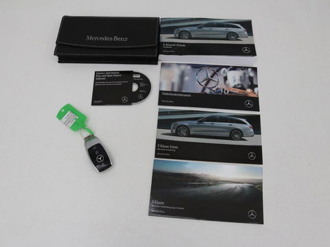 Mercedes-Benz E-Klasse 300e Business Solution AMG | Leder | Trekhaak | Stoelverwarming | 360 camera | Carplay | Sfeerverlichting | Matrix LED | Keyless | Navigatie