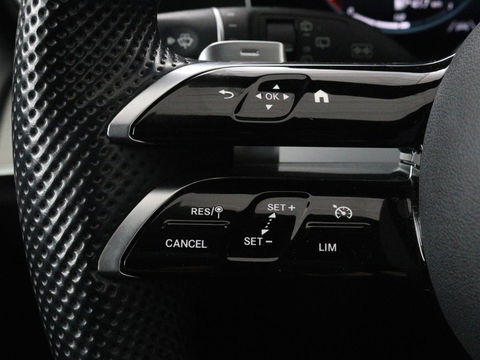 Mercedes-Benz E-Klasse 300e Business Solution AMG | Leder | Trekhaak | Stoelverwarming | 360 camera | Carplay | Sfeerverlichting | Matrix LED | Keyless | Navigatie