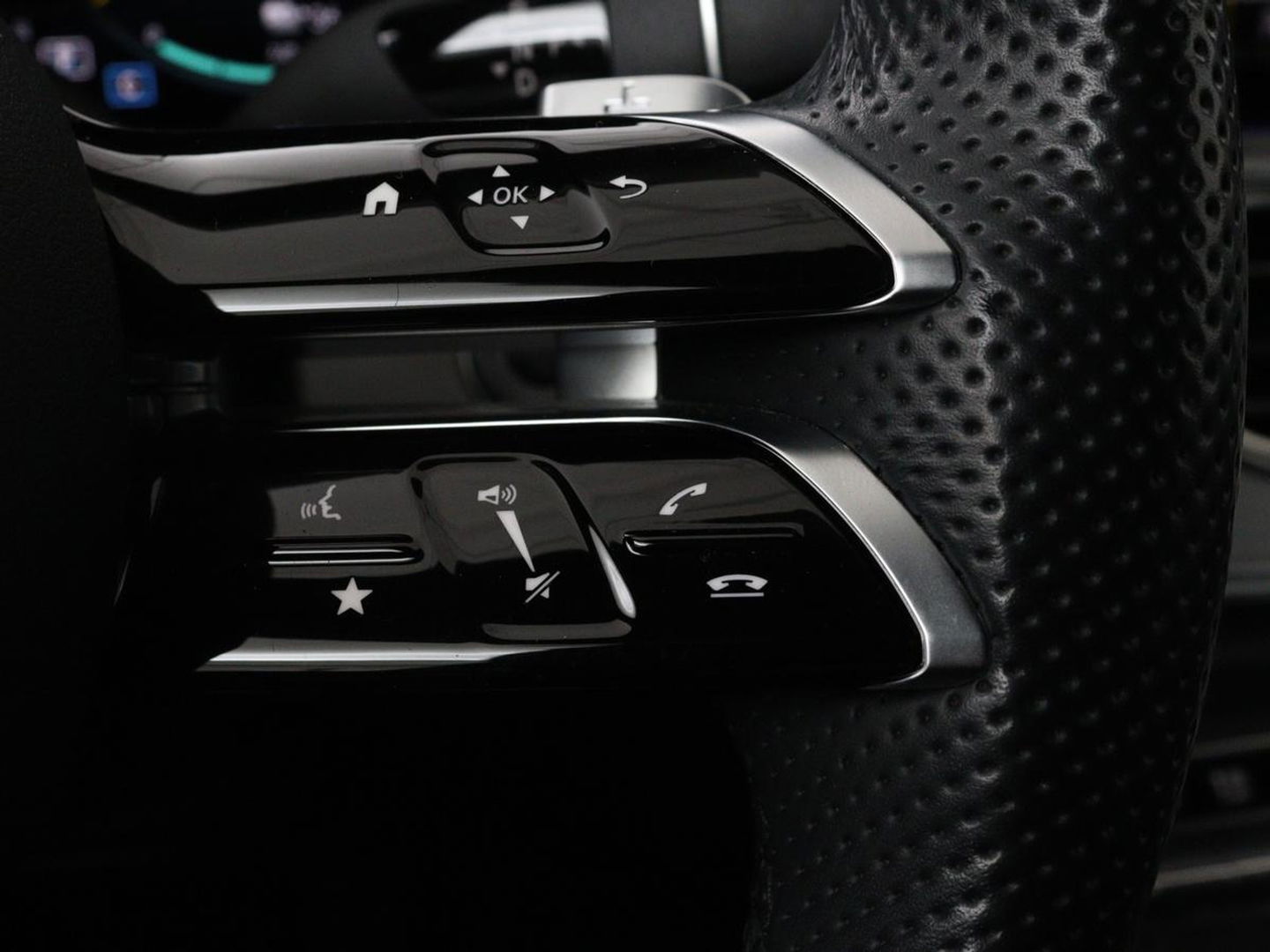 Mercedes-Benz E-Klasse 300e Business Solution AMG | Leder | Trekhaak | Stoelverwarming | 360 camera | Carplay | Sfeerverlichting | Matrix LED | Keyless | Navigatie