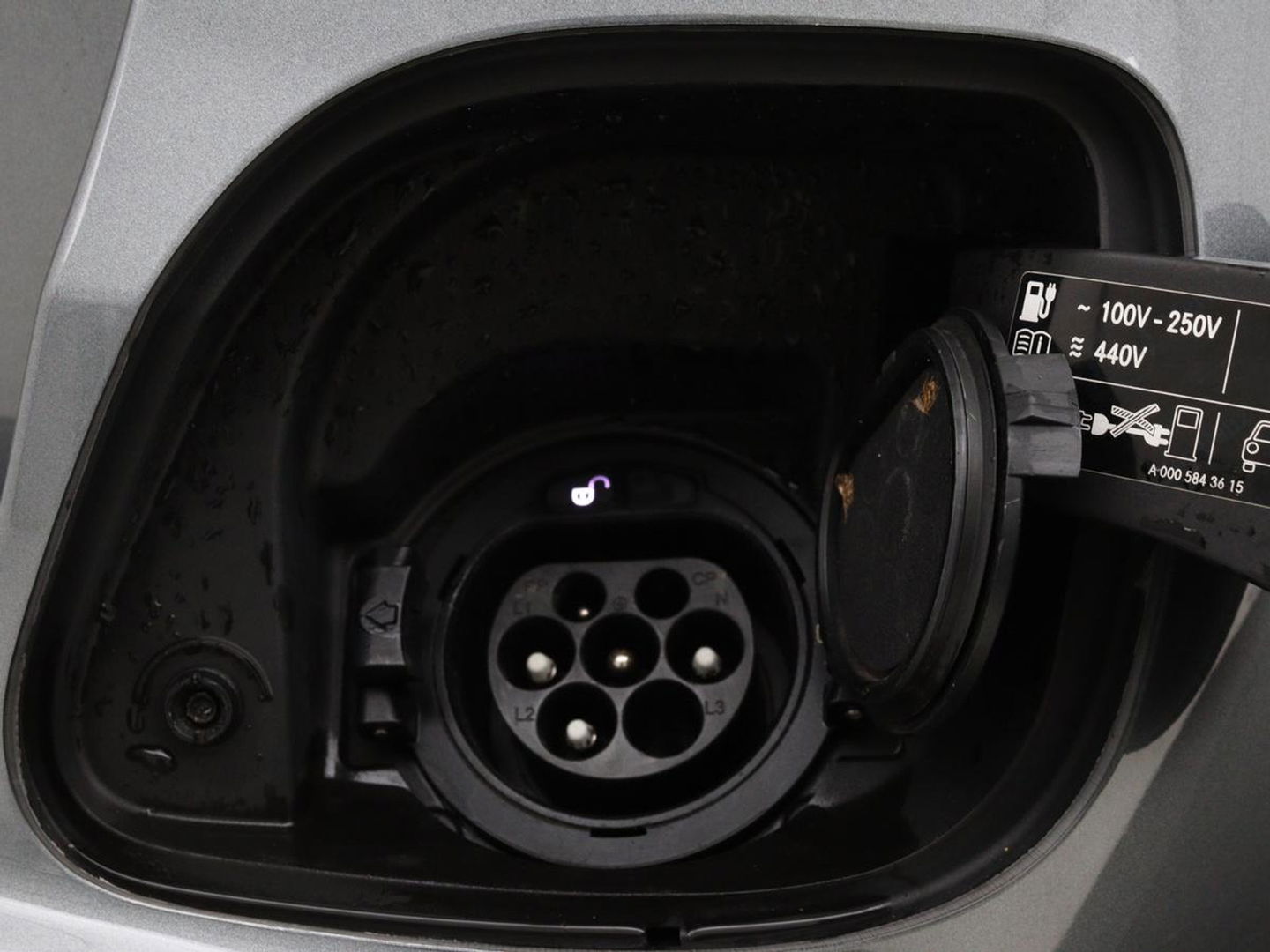 Mercedes-Benz E-Klasse 300e Business Solution AMG | Leder | Trekhaak | Stoelverwarming | 360 camera | Carplay | Sfeerverlichting | Matrix LED | Keyless | Navigatie
