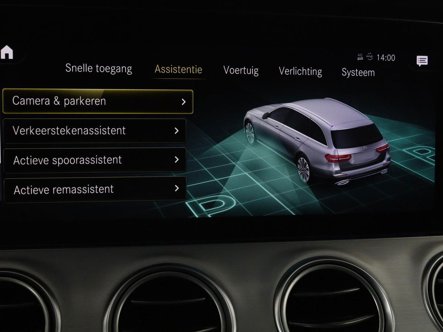 Mercedes-Benz E-Klasse 300e Business Solution AMG | Leder | Trekhaak | Stoelverwarming | 360 camera | Carplay | Sfeerverlichting | Matrix LED | Keyless | Navigatie