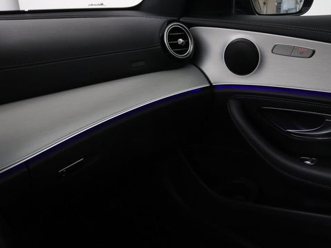 Mercedes-Benz E-Klasse 300e Business Solution AMG | Leder | Trekhaak | Stoelverwarming | 360 camera | Carplay | Sfeerverlichting | Matrix LED | Keyless | Navigatie