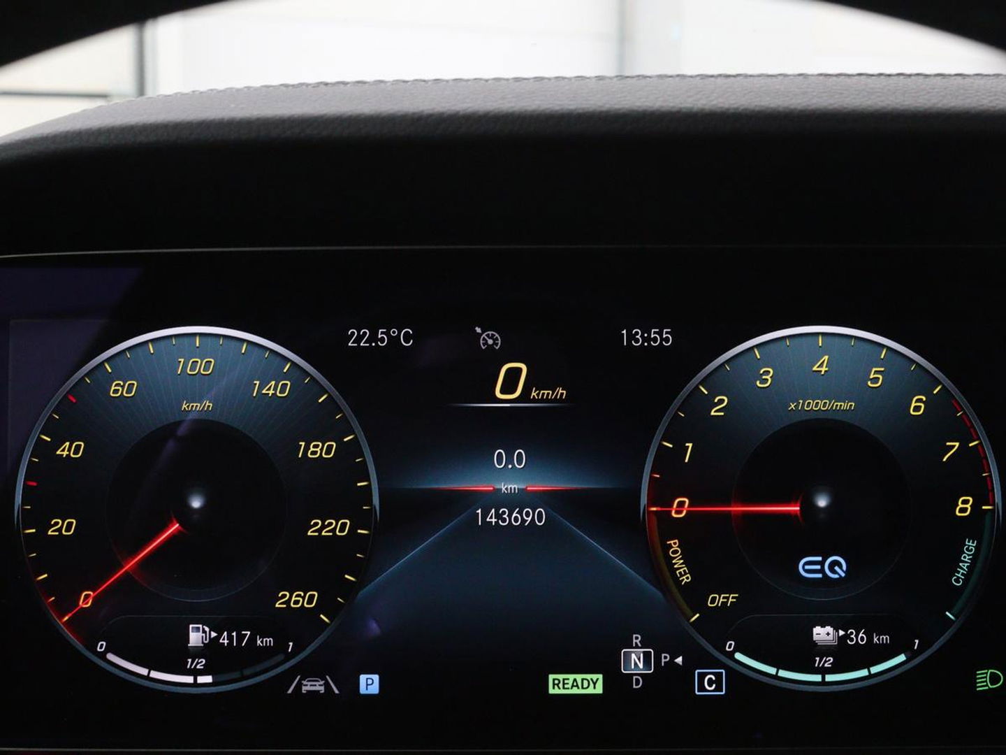 Mercedes-Benz E-Klasse 300e Business Solution AMG | Leder | Trekhaak | Stoelverwarming | 360 camera | Carplay | Sfeerverlichting | Matrix LED | Keyless | Navigatie