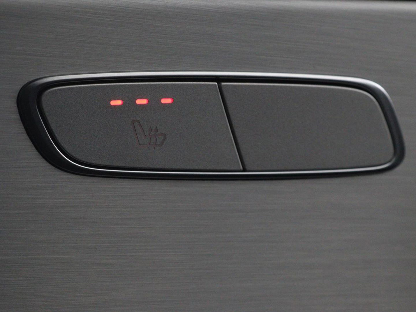 Mercedes-Benz E-Klasse 300e Business Solution AMG | Leder | Trekhaak | Stoelverwarming | 360 camera | Carplay | Sfeerverlichting | Matrix LED | Keyless | Navigatie