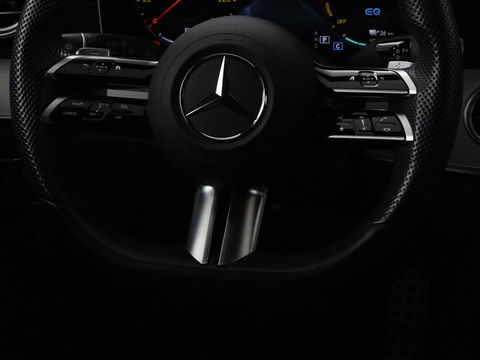 Mercedes-Benz E-Klasse 300e Business Solution AMG | Leder | Trekhaak | Stoelverwarming | 360 camera | Carplay | Sfeerverlichting | Matrix LED | Keyless | Navigatie