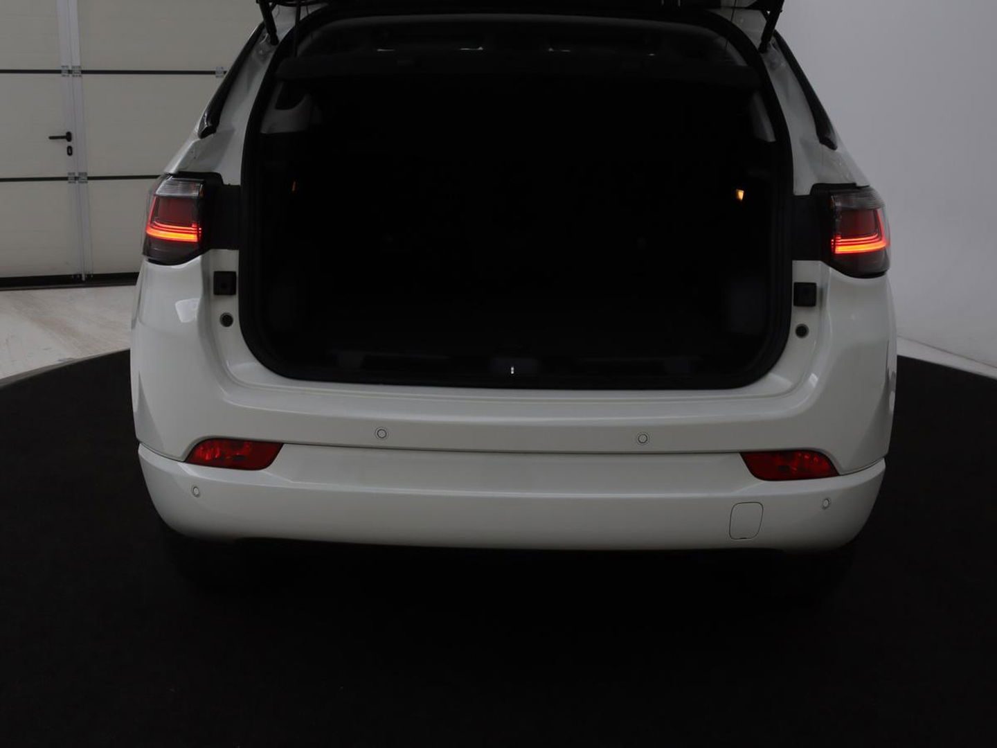 Jeep Compass 4xe 240 Plug-in Hybride Electric S | Leder | Stoel & stuurverwarming | Camera | Adaptive cruise | Carplay | Navigatie