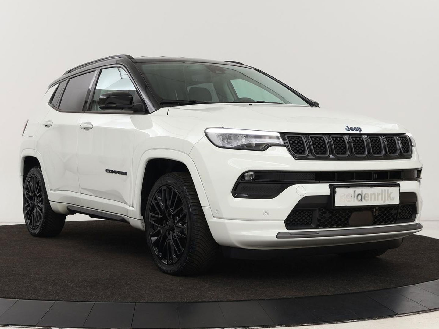 Jeep Compass 4xe 240 Plug-in Hybride Electric S | Leder | Stoel & stuurverwarming | Camera | Adaptive cruise | Carplay | Navigatie