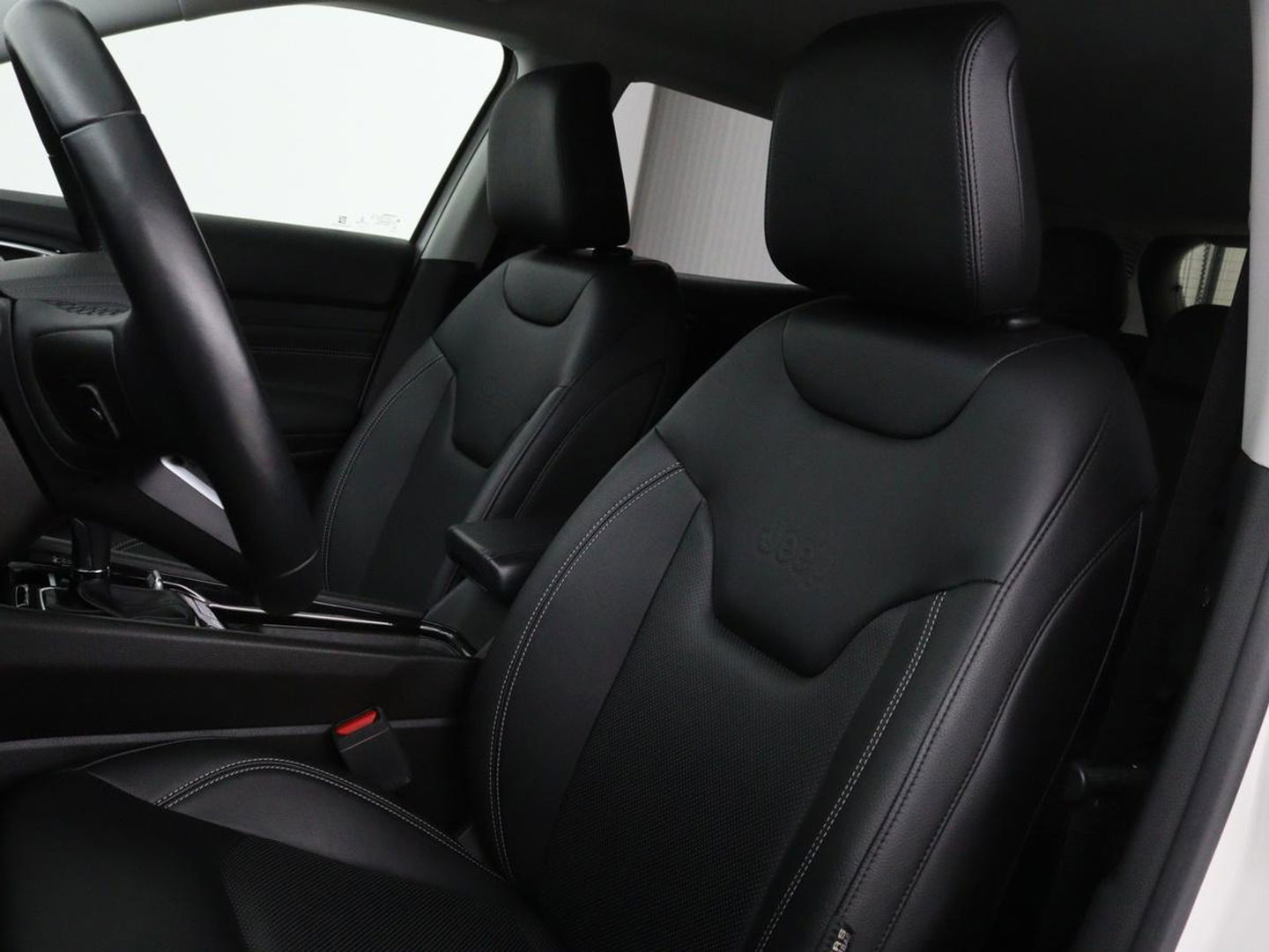 Jeep Compass 4xe 240 Plug-in Hybride Electric S | Leder | Stoel & stuurverwarming | Camera | Adaptive cruise | Carplay | Navigatie