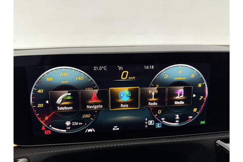 Mercedes-Benz A-Klasse 200 AMG 164PK Pano Camera Sfeerverl. LED Virtual Navi Clima Cruise PDC 18"LMV