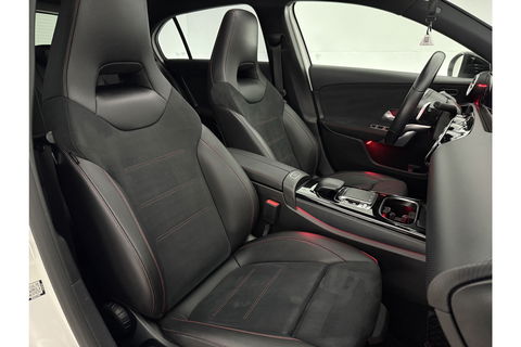 Mercedes-Benz A-Klasse 200 AMG 164PK Pano Camera Sfeerverl. LED Virtual Navi Clima Cruise PDC 18"LMV