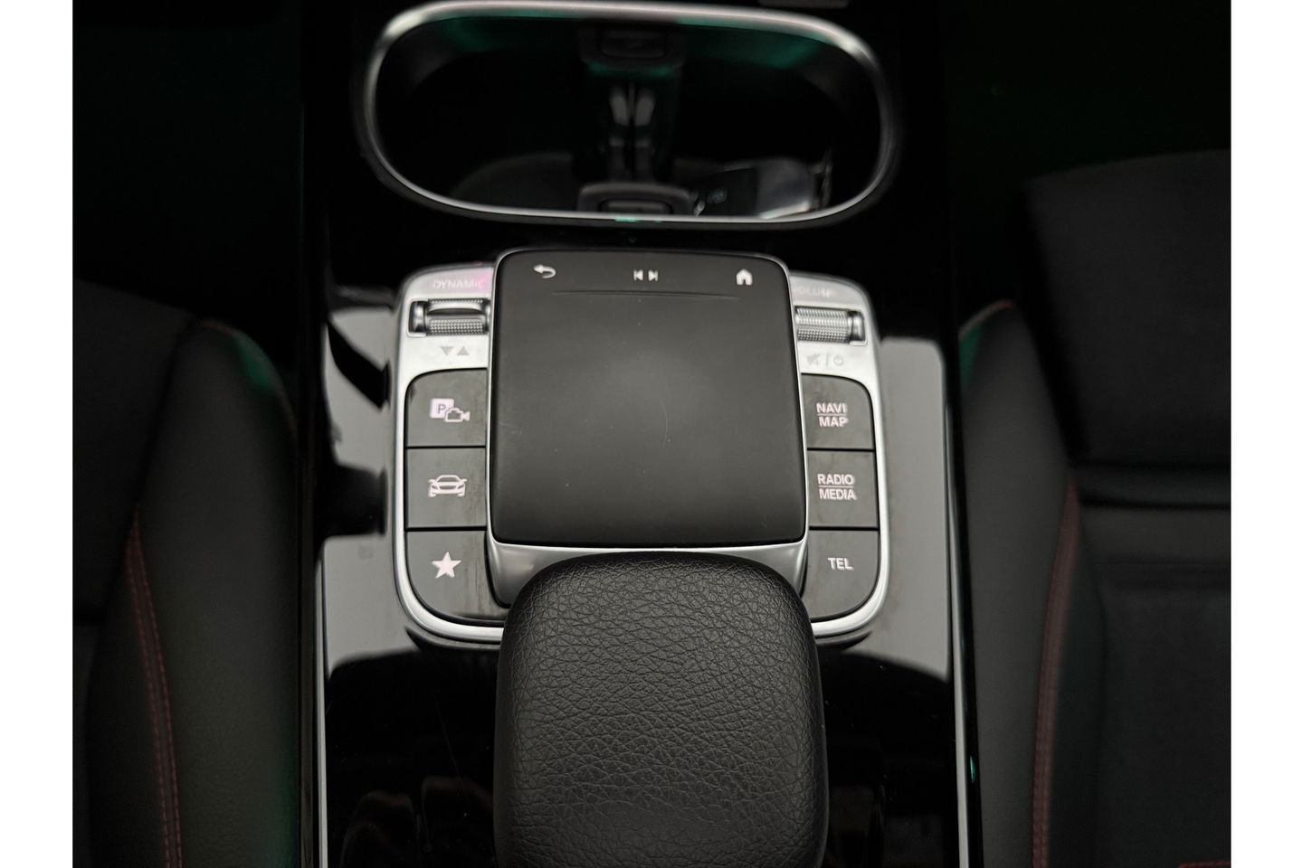 Mercedes-Benz A-Klasse 200 AMG 164PK Pano Camera Sfeerverl. LED Virtual Navi Clima Cruise PDC 18"LMV