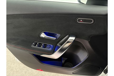 Mercedes-Benz A-Klasse 200 AMG 164PK Pano Camera Sfeerverl. LED Virtual Navi Clima Cruise PDC 18"LMV