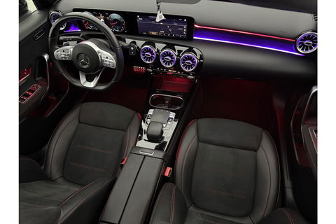 Mercedes-Benz A-Klasse 200 AMG 164PK Pano Camera Sfeerverl. LED Virtual Navi Clima Cruise PDC 18"LMV