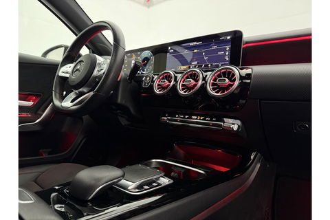 Mercedes-Benz A-Klasse 200 AMG 164PK Pano Camera Sfeerverl. LED Virtual Navi Clima Cruise PDC 18"LMV