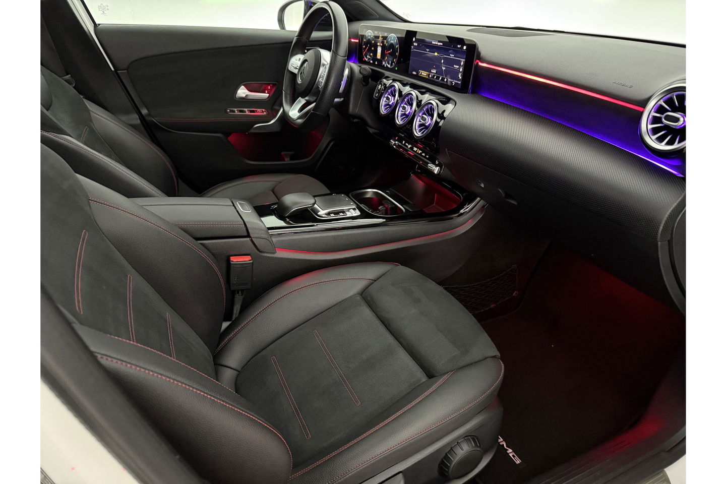 Mercedes-Benz A-Klasse 200 AMG 164PK Pano Camera Sfeerverl. LED Virtual Navi Clima Cruise PDC 18"LMV