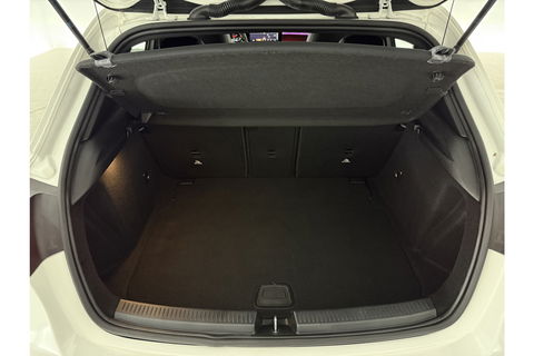Mercedes-Benz A-Klasse 200 AMG 164PK Pano Camera Sfeerverl. LED Virtual Navi Clima Cruise PDC 18"LMV