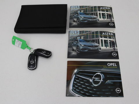 Opel Astra 1.4 Turbo Elegance | Automaat | Matrix LED | Camera | Carplay | Navigatie | Climate control | Bluetooth | Cruise control