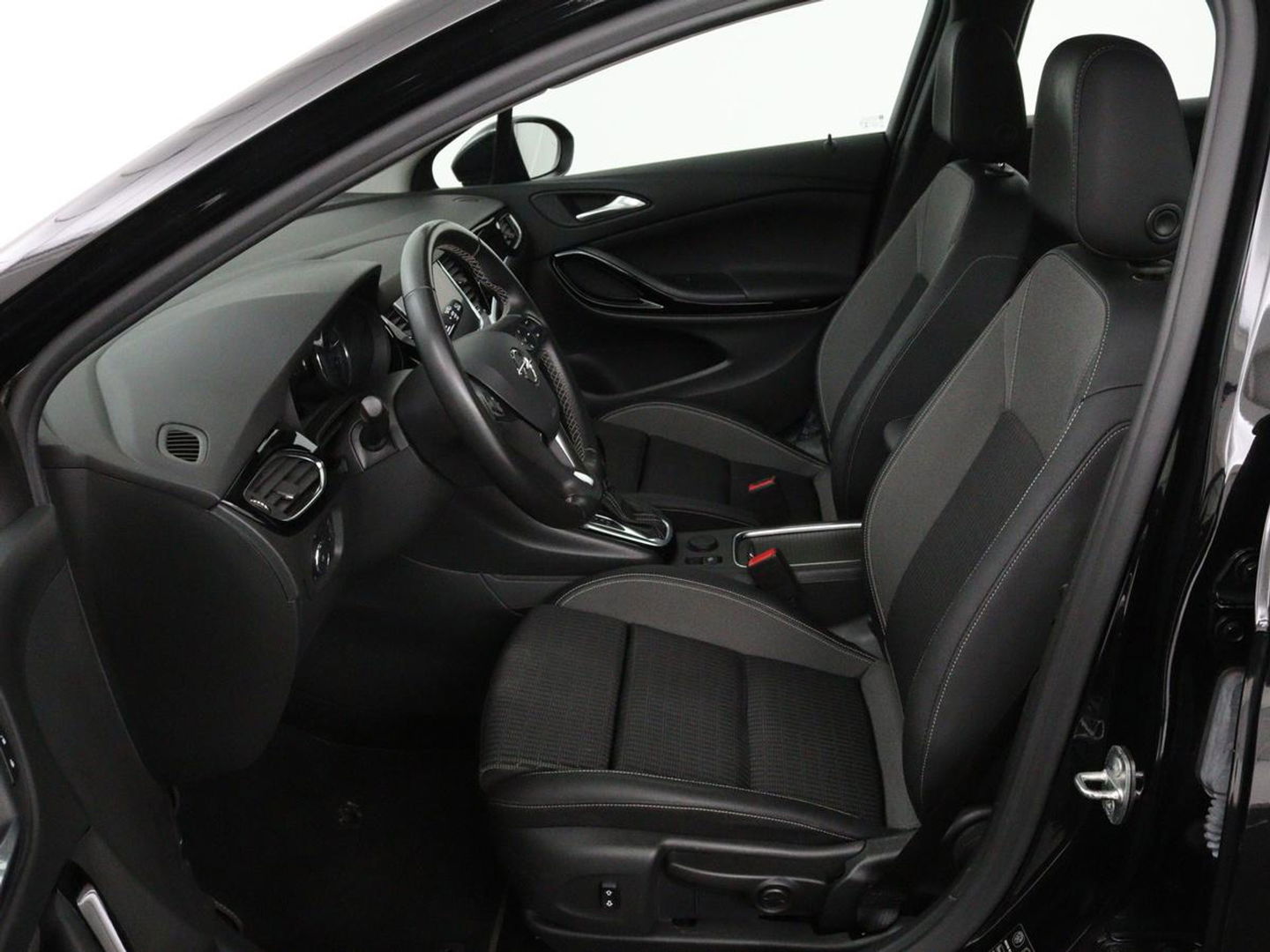 Opel Astra 1.4 Turbo Elegance | Automaat | Matrix LED | Camera | Carplay | Navigatie | Climate control | Bluetooth | Cruise control