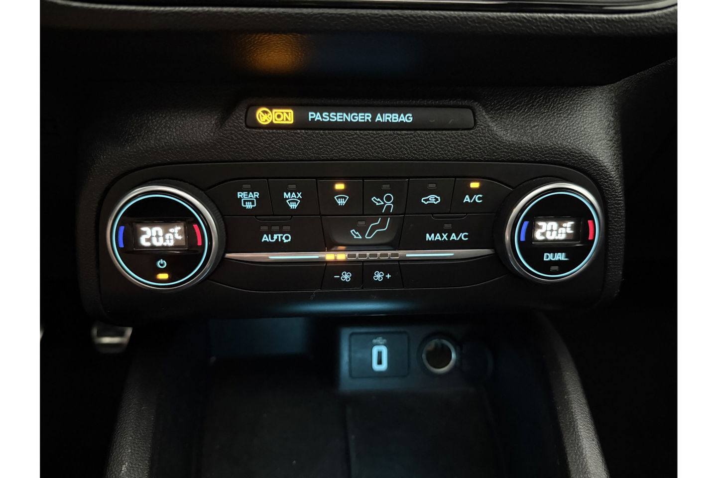 Ford Focus 1.0 EcoBoost ST Line b&o Audio Pano LED Carplay Clima Cruise Navigatie PDC 18"LMV