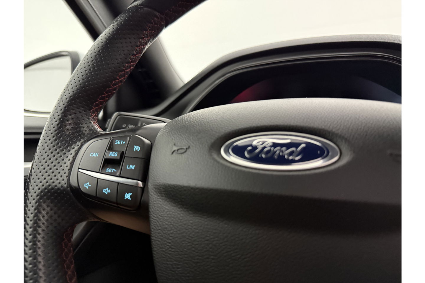 Ford Focus 1.0 EcoBoost ST Line b&o Audio Pano LED Carplay Clima Cruise Navigatie PDC 18"LMV