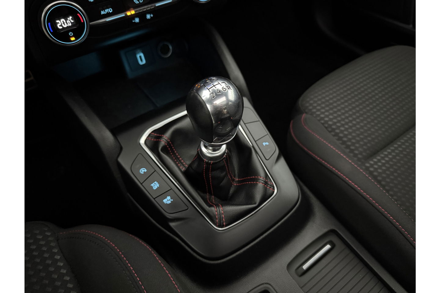 Ford Focus 1.0 EcoBoost ST Line b&o Audio Pano LED Carplay Clima Cruise Navigatie PDC 18"LMV