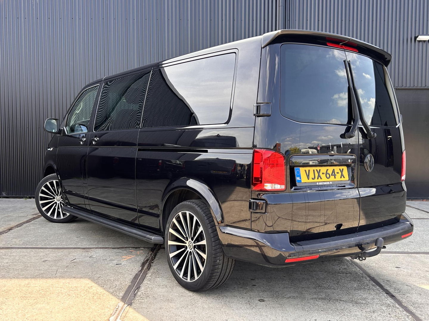 Volkswagen Transporter BULLI 2.0 TDI L2H1 30 DC | 2x SCHUIFDEUR | STOELVERWARMING | LED | LEDER