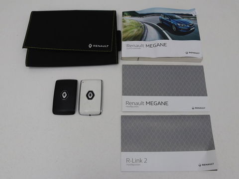 Renault Mégane 1.3 TCe Bose | Trekhaak | Carplay | Climate control | Navigatie | Dodehoek detectie | Park Assist | Cruise control