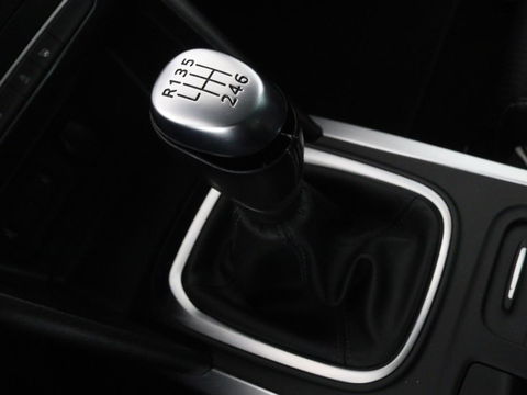 Renault Mégane 1.3 TCe Bose | Trekhaak | Carplay | Climate control | Navigatie | Dodehoek detectie | Park Assist | Cruise control