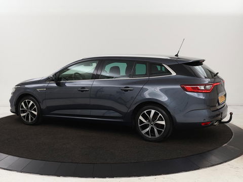 Renault Mégane 1.3 TCe Bose | Trekhaak | Carplay | Climate control | Navigatie | Dodehoek detectie | Park Assist | Cruise control