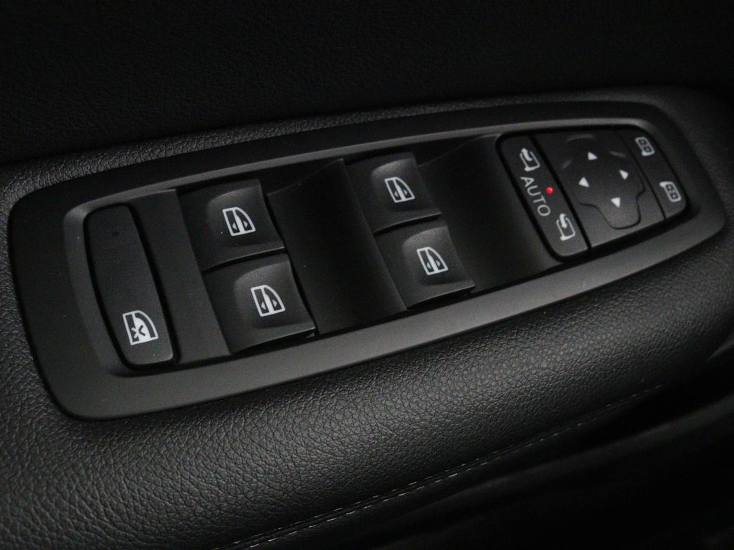 Renault Mégane 1.3 TCe Bose | Trekhaak | Carplay | Climate control | Navigatie | Dodehoek detectie | Park Assist | Cruise control