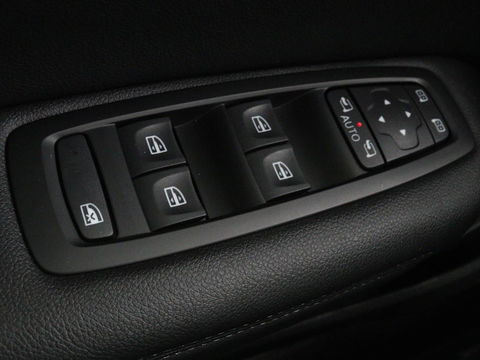 Renault Mégane 1.3 TCe Bose | Trekhaak | Carplay | Climate control | Navigatie | Dodehoek detectie | Park Assist | Cruise control