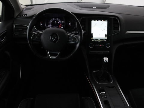Renault Mégane 1.3 TCe Bose | Trekhaak | Carplay | Climate control | Navigatie | Dodehoek detectie | Park Assist | Cruise control