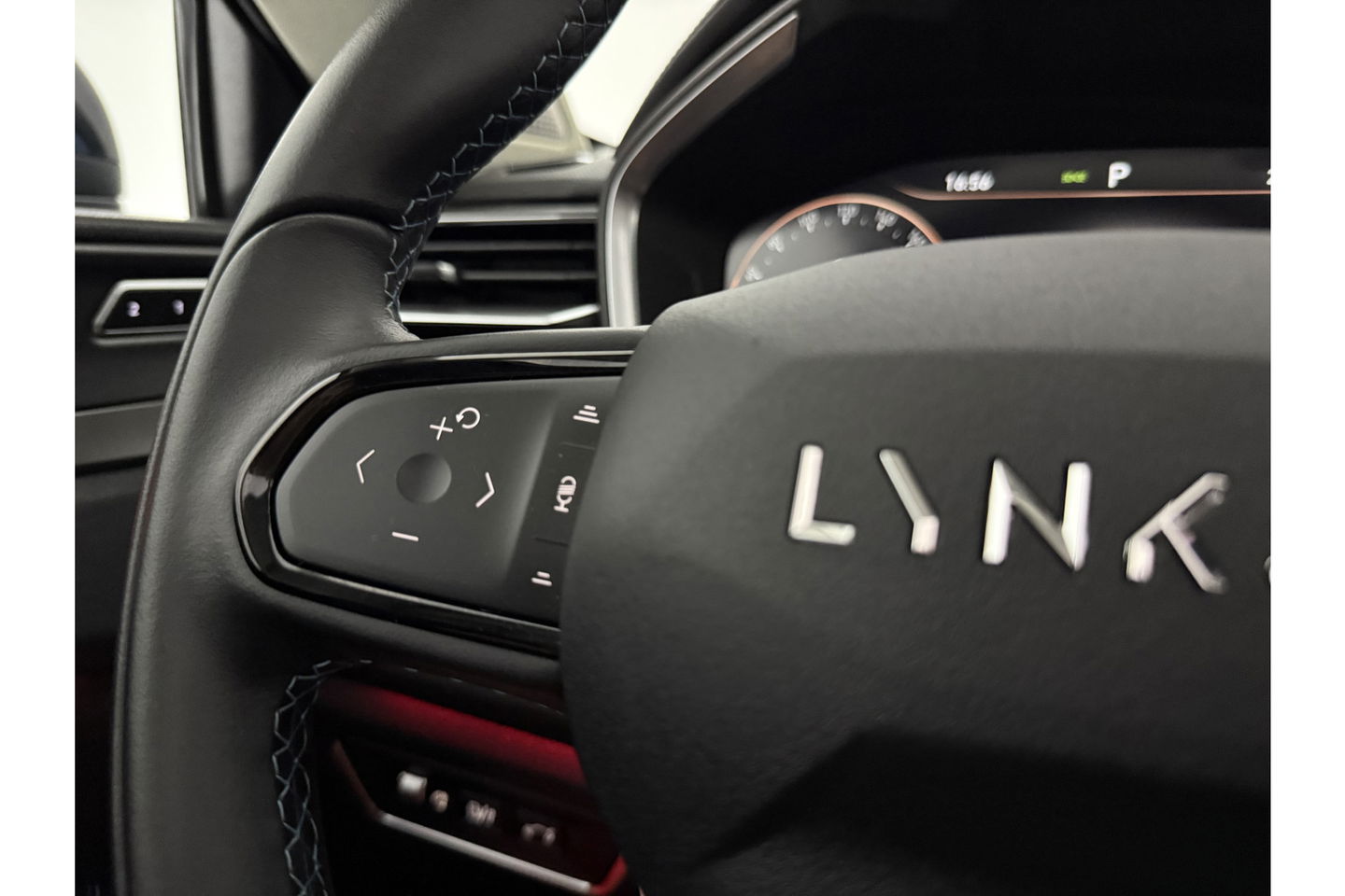 Lynk & Co 01 1.5 Hybride 360Camera ACC Pano LED Memory Sfeerverl. Carplay Clima Navi Virtual 20"LMV