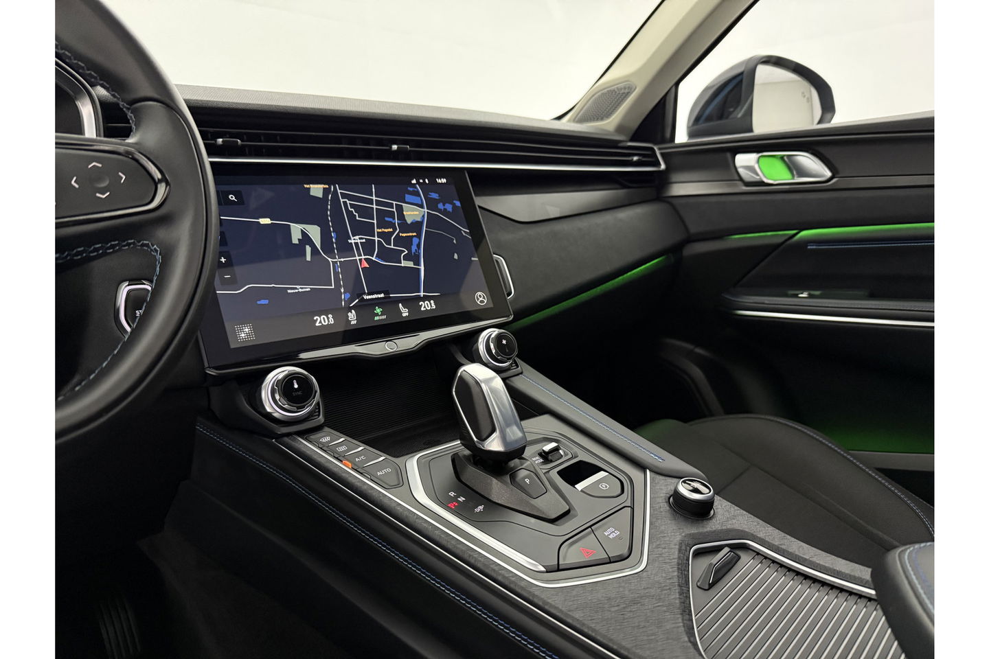Lynk & Co 01 1.5 Hybride 360Camera ACC Pano LED Memory Sfeerverl. Carplay Clima Navi Virtual 20"LMV