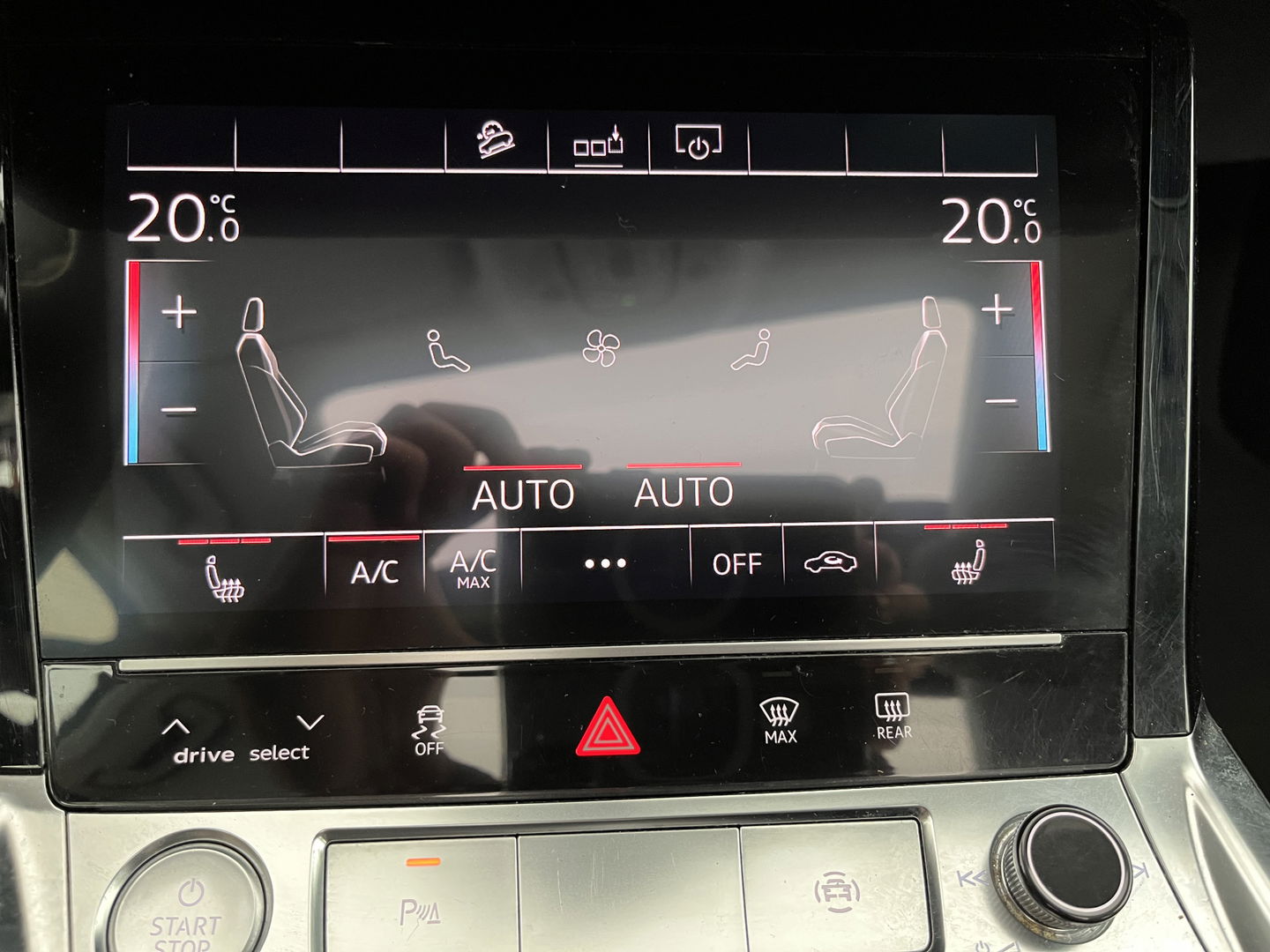 Audi e-tron 50 Quattro Advanced Launch-Edition-Plus 71 kWh [ 3-Fase ] (INCL-BTW) *PANO | LUXURY-LEATHER | FULL-LED | ADAPTIVE-CRUISE | MEMORY-PACK | DIGI-COCKPIT | HEATED-COMFORTSEATS | CARPLAY | NAVI-FULLMAP | ECC | SHIFT-PADDLES | LANE-ASSIST | PDC | 20''ALU*