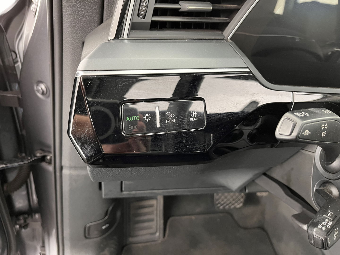 Audi e-tron 50 Quattro Advanced Launch-Edition-Plus 71 kWh [ 3-Fase ] (INCL-BTW) *PANO | LUXURY-LEATHER | FULL-LED | ADAPTIVE-CRUISE | MEMORY-PACK | DIGI-COCKPIT | HEATED-COMFORTSEATS | CARPLAY | NAVI-FULLMAP | ECC | SHIFT-PADDLES | LANE-ASSIST | PDC | 20''ALU*