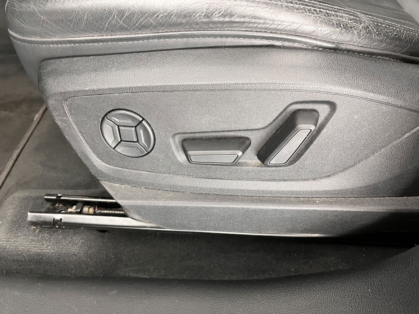 Audi e-tron 50 Quattro Advanced Launch-Edition-Plus 71 kWh [ 3-Fase ] (INCL-BTW) *PANO | LUXURY-LEATHER | FULL-LED | ADAPTIVE-CRUISE | MEMORY-PACK | DIGI-COCKPIT | HEATED-COMFORTSEATS | CARPLAY | NAVI-FULLMAP | ECC | SHIFT-PADDLES | LANE-ASSIST | PDC | 20''ALU*