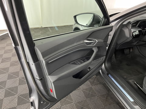Audi e-tron 50 Quattro Advanced Launch-Edition-Plus 71 kWh [ 3-Fase ] (INCL-BTW) *PANO | LUXURY-LEATHER | FULL-LED | ADAPTIVE-CRUISE | MEMORY-PACK | DIGI-COCKPIT | HEATED-COMFORTSEATS | CARPLAY | NAVI-FULLMAP | ECC | SHIFT-PADDLES | LANE-ASSIST | PDC | 20''ALU*