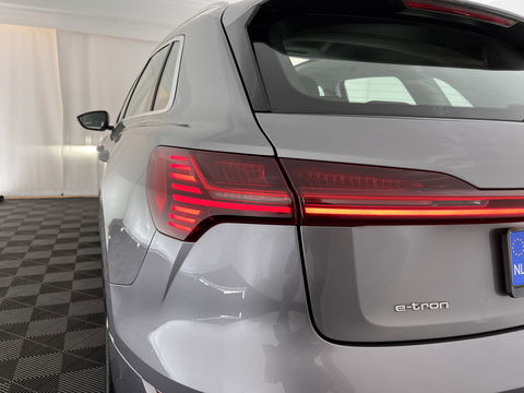 Audi e-tron 50 Quattro Advanced Launch-Edition-Plus 71 kWh [ 3-Fase ] (INCL-BTW) *PANO | LUXURY-LEATHER | FULL-LED | ADAPTIVE-CRUISE | MEMORY-PACK | DIGI-COCKPIT | HEATED-COMFORTSEATS | CARPLAY | NAVI-FULLMAP | ECC | SHIFT-PADDLES | LANE-ASSIST | PDC | 20''ALU*