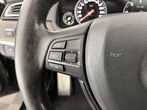 BMW 7 Serie 740d xDrive High Executive M-Sport-Pack GEAR BOX PROBLEM  M-Sport Pack Aut. *PANO | HEAD-UP | LUXURY-LEATHER | SOFT-CLOSE | FULL-LED | MEMORY-PACK | HARMAN/KARDON-SURROUND | TOPVIEW | BLINDSPOT | KEYLESS | HEATED-SPORTSEATS | DIGI-