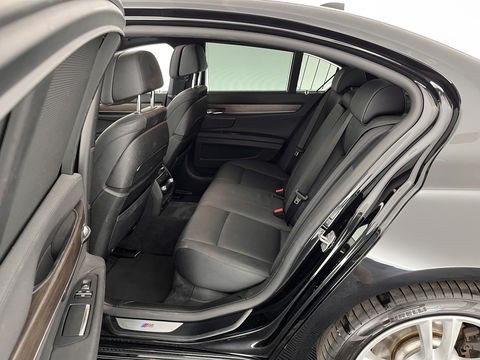 BMW 7 Serie 740d xDrive High Executive M-Sport-Pack GEAR BOX PROBLEM  M-Sport Pack Aut. *PANO | HEAD-UP | LUXURY-LEATHER | SOFT-CLOSE | FULL-LED | MEMORY-PACK | HARMAN/KARDON-SURROUND | TOPVIEW | BLINDSPOT | KEYLESS | HEATED-SPORTSEATS | DIGI-