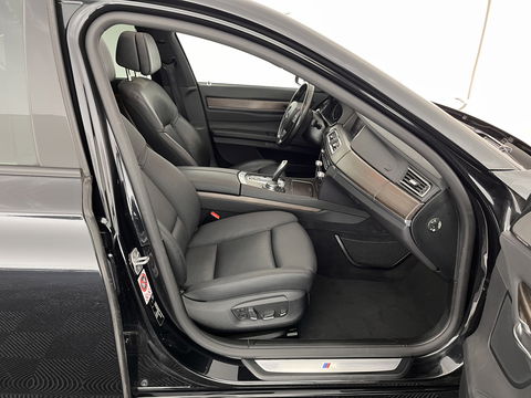 BMW 7 Serie 740d xDrive High Executive M-Sport-Pack GEAR BOX PROBLEM  M-Sport Pack Aut. *PANO | HEAD-UP | LUXURY-LEATHER | SOFT-CLOSE | FULL-LED | MEMORY-PACK | HARMAN/KARDON-SURROUND | TOPVIEW | BLINDSPOT | KEYLESS | HEATED-SPORTSEATS | DIGI-
