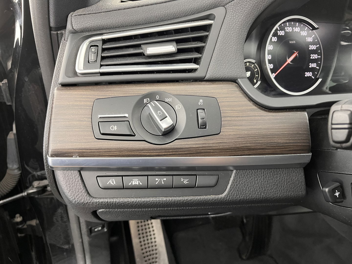BMW 7 Serie 740d xDrive High Executive M-Sport-Pack GEAR BOX PROBLEM  M-Sport Pack Aut. *PANO | HEAD-UP | LUXURY-LEATHER | SOFT-CLOSE | FULL-LED | MEMORY-PACK | HARMAN/KARDON-SURROUND | TOPVIEW | BLINDSPOT | KEYLESS | HEATED-SPORTSEATS | DIGI-