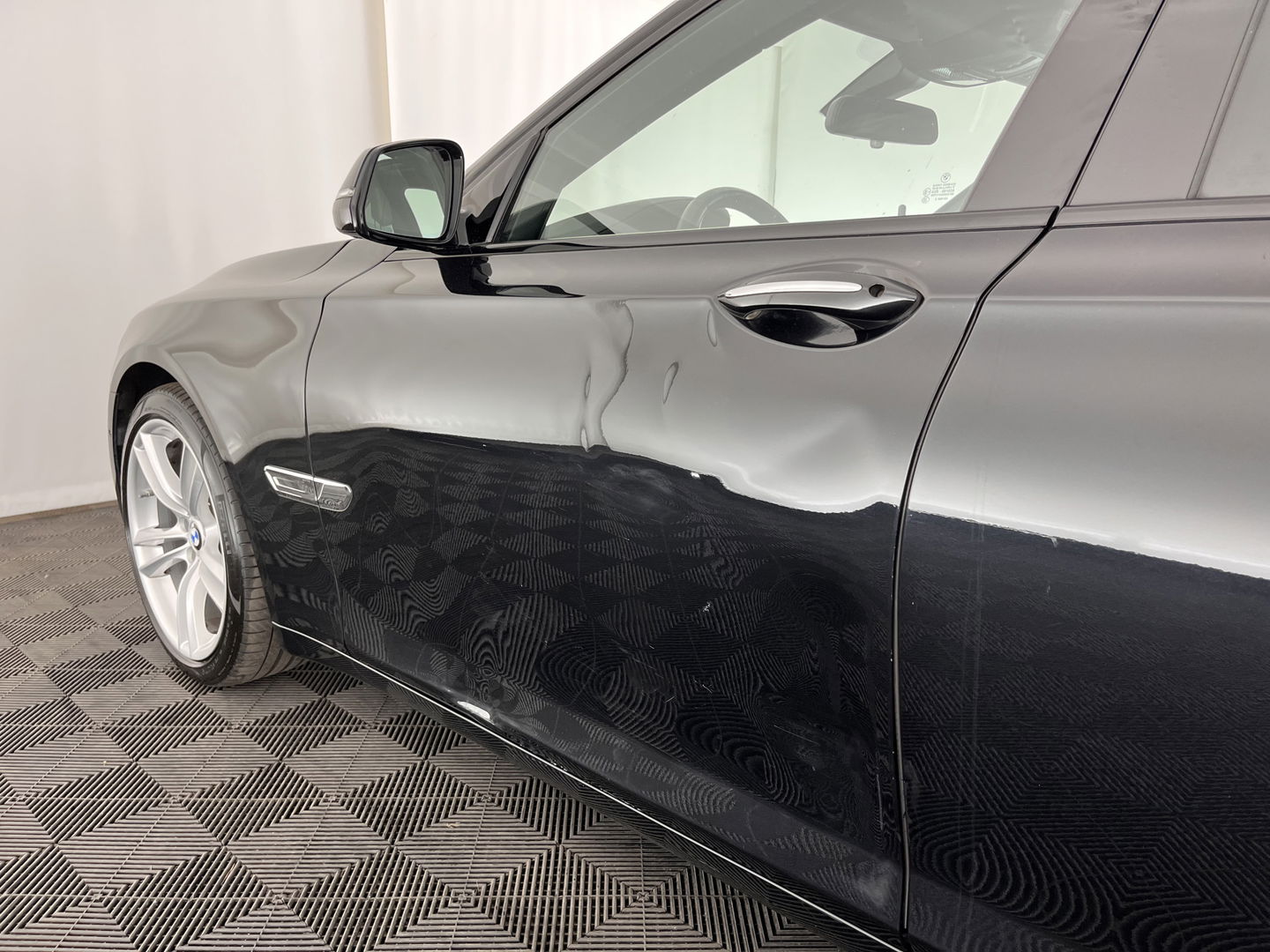 BMW 7 Serie 740d xDrive High Executive M-Sport-Pack GEAR BOX PROBLEM M-Sport Pack Aut. *PANO | HEAD-UP | LUXURY-LEATHER | SOFT-CLOSE | FULL-LED | MEMORY-PACK | HARMAN/KARDON-SURROUND | TOPVIEW | BLINDSPOT | KEYLESS | HEATED-SPORTSEATS | DIGI-
