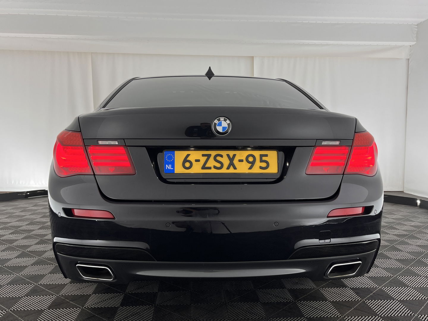 BMW 7 Serie 740d xDrive High Executive M-Sport-Pack GEAR BOX PROBLEM  M-Sport Pack Aut. *PANO | HEAD-UP | LUXURY-LEATHER | SOFT-CLOSE | FULL-LED | MEMORY-PACK | HARMAN/KARDON-SURROUND | TOPVIEW | BLINDSPOT | KEYLESS | HEATED-SPORTSEATS | DIGI-