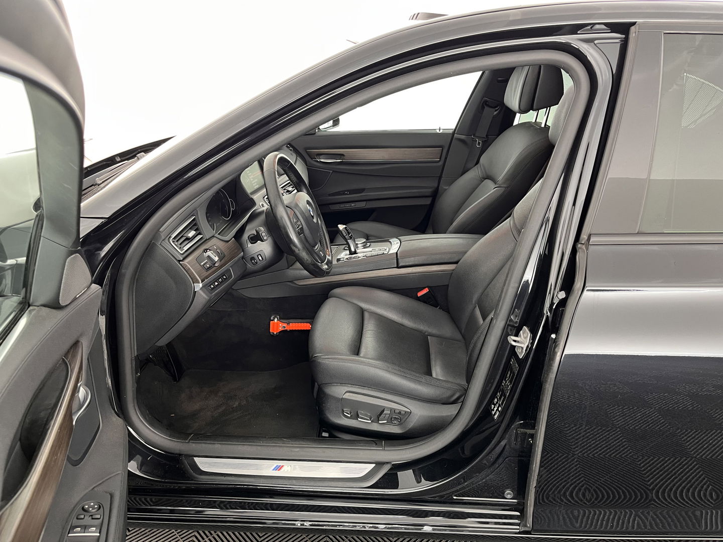 BMW 7 Serie 740d xDrive High Executive M-Sport-Pack GEAR BOX PROBLEM  M-Sport Pack Aut. *PANO | HEAD-UP | LUXURY-LEATHER | SOFT-CLOSE | FULL-LED | MEMORY-PACK | HARMAN/KARDON-SURROUND | TOPVIEW | BLINDSPOT | KEYLESS | HEATED-SPORTSEATS | DIGI-