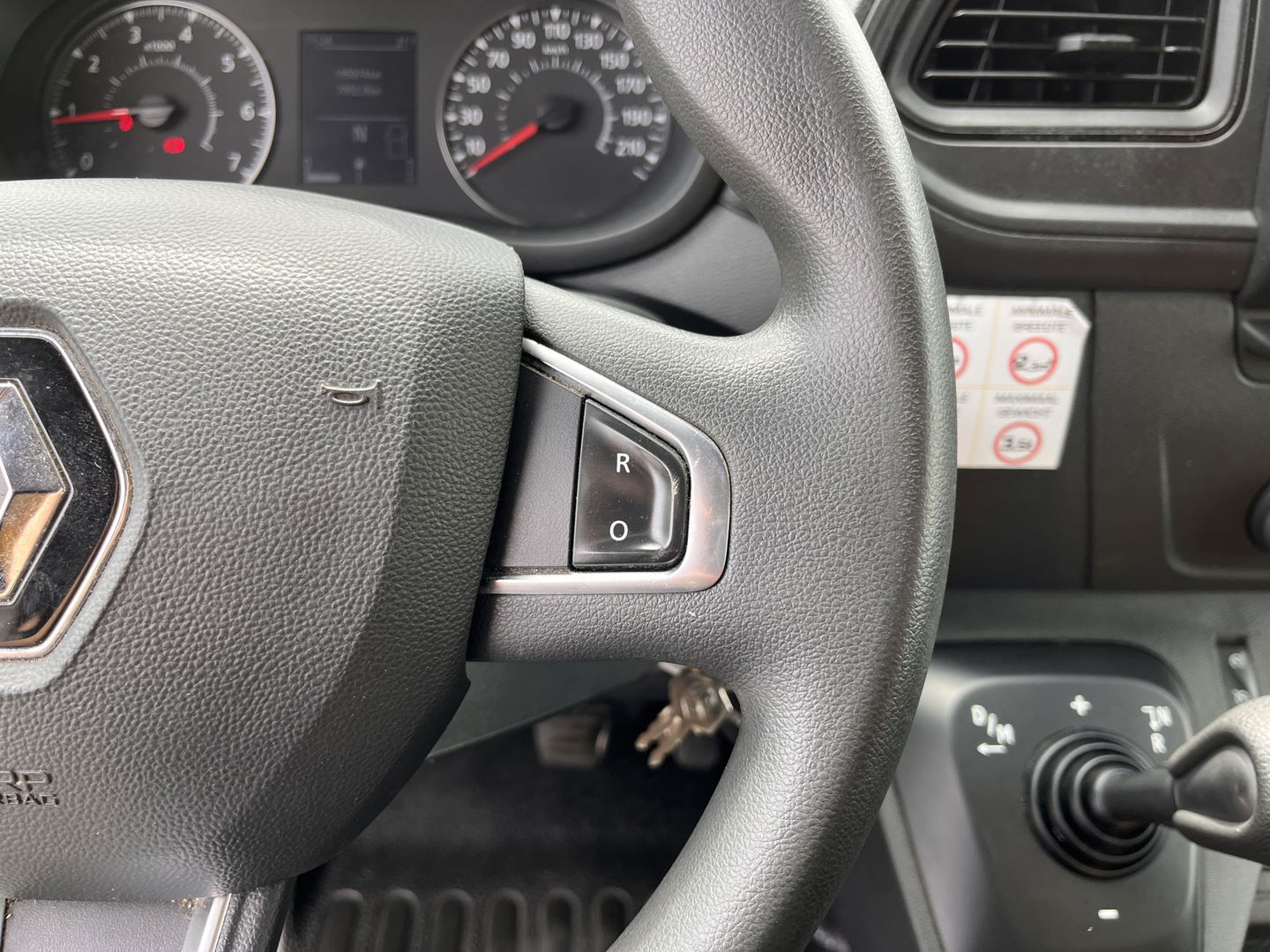 Renault Master T35 2.3 dCi 150 L3 Energy Aut. *CAMERA | AIRCO | CRUISE | RADIO-MP3 | AIR-PRESSURE-SEAT*